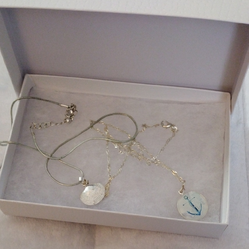 Silver Anchor And Shell Pendant Necklace Set